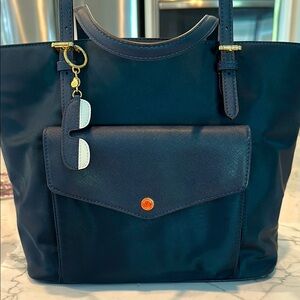 Elegant  Michael Kors Navy Blue Tote Bag with key chain EUC